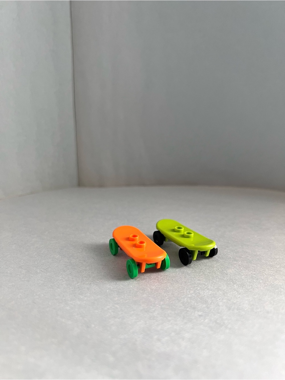 Lego Skateboard Minifigure Bundle
